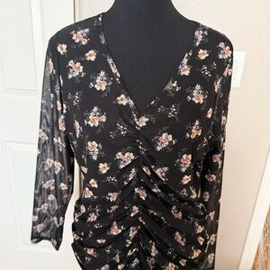 Absolutely Famous Black Floral Ruched V-Neck Tunic